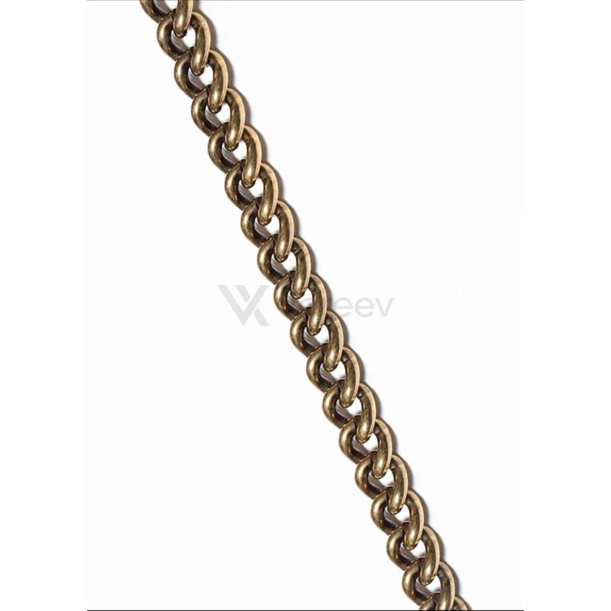 Sample photo 7, Hardware: a close-up of the chain strap