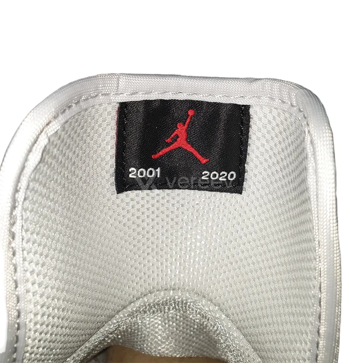 Sample photo 2, Tongue: the label inside the tongue with a red Jumpman and the years 2001 and 2020
